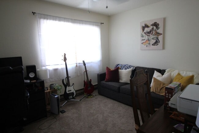 Building Photo - Wonderful, Centrally-Located Condo in Fort Collins