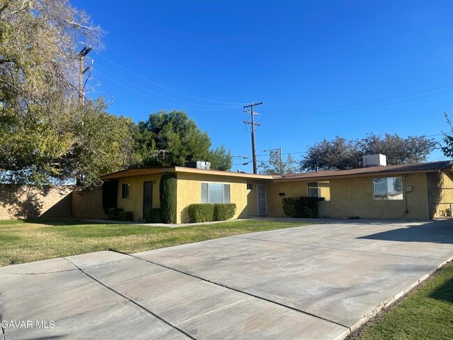 Building Photo - 2004 W Oldfield St