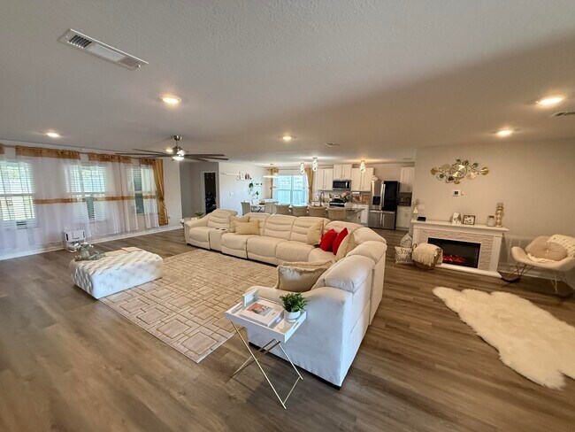 Building Photo - 8616 Tarsus Dr