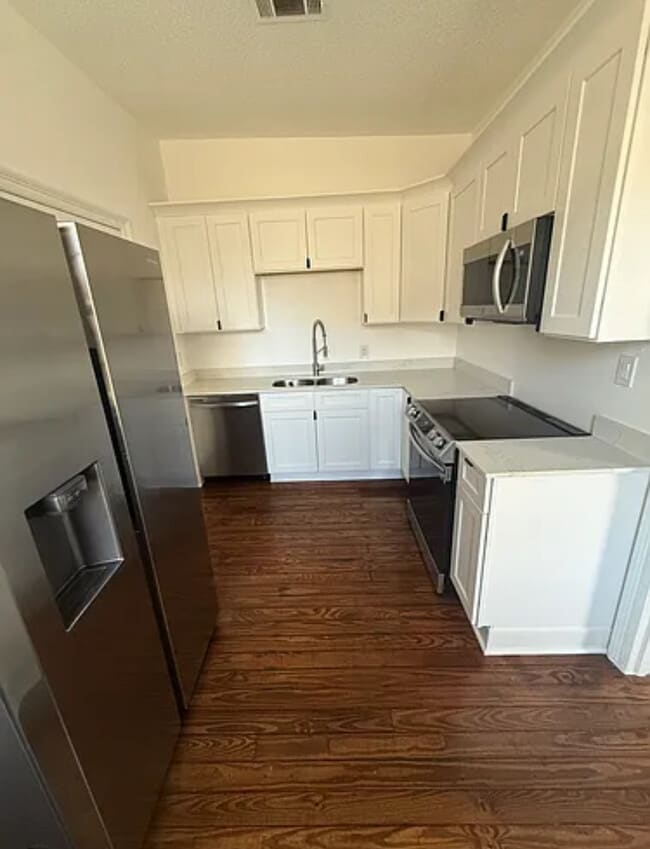 Building Photo - 2736 Palmyra St