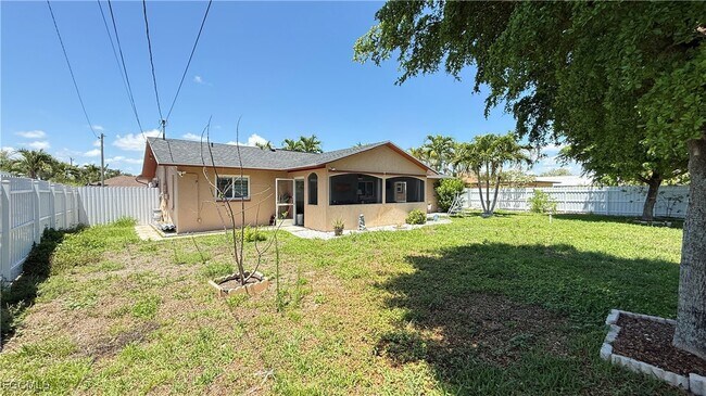 Building Photo - 1424 SE 22nd Terrace