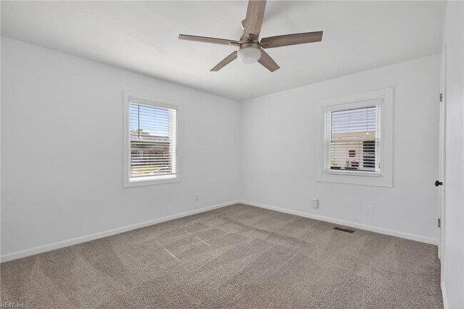 Building Photo - 8507 Chapin St