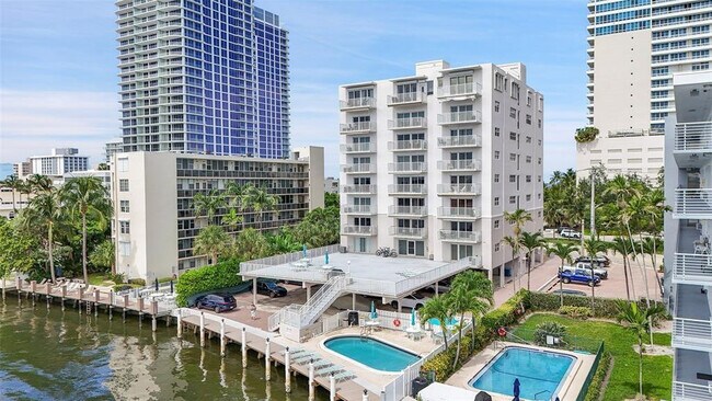 Building Photo - 95 N Birch Rd