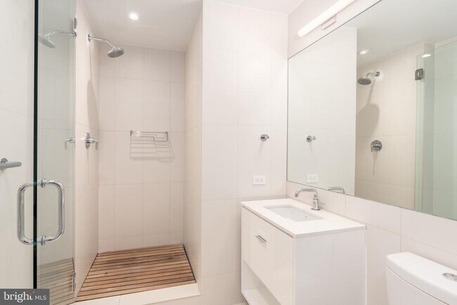 Building Photo - 1110 23rd St NW