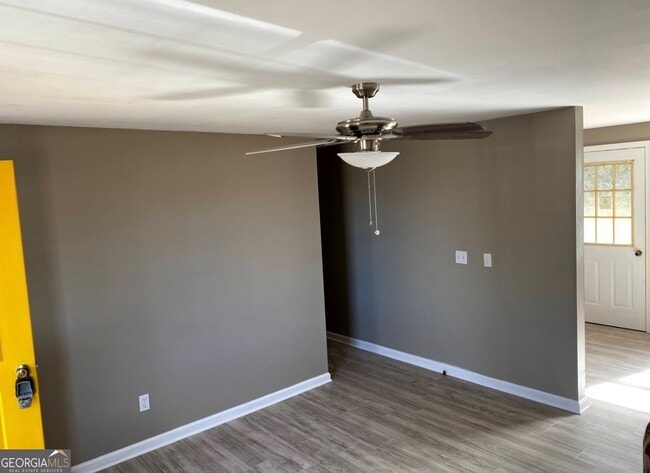 Building Photo - 545 Spring St