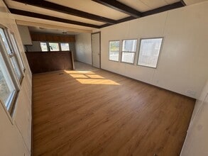 Building Photo - 2 bedroom, 1 bath manufactured home