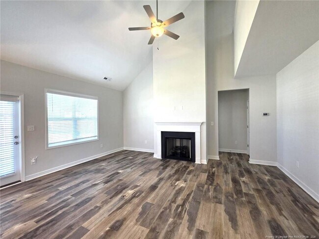 Building Photo - 644 Amusement Dr