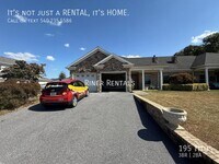 Building Photo - 195 Titus-