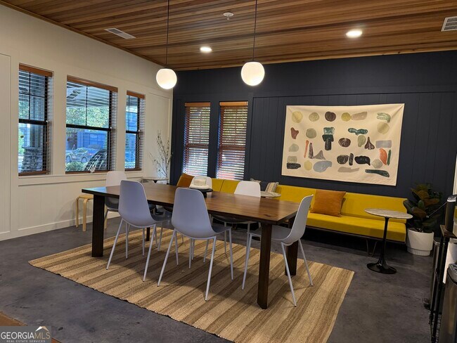 Building Photo - 211 North Ave