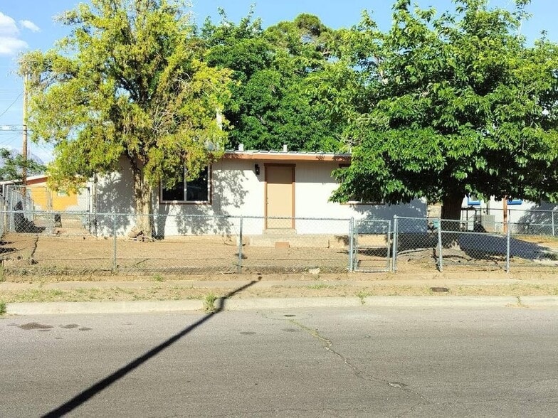 Building Photo - 1617 Stull Dr