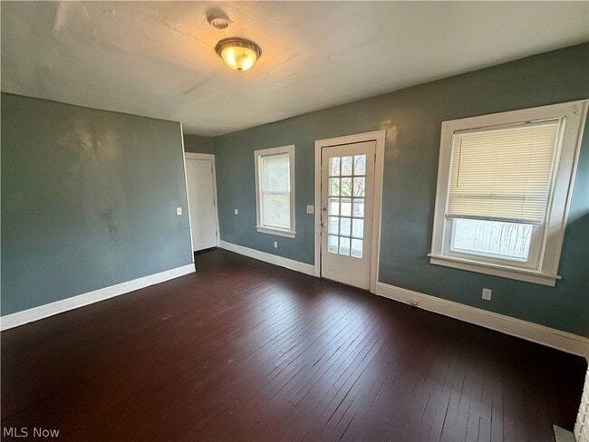 Building Photo - 578 Hoye Ave