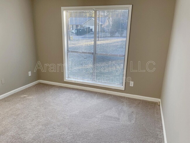 Building Photo - 9032 Gardener Dr