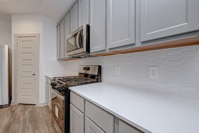 Building Photo - 1203 Hyde Lk Ln