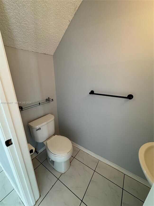 Building Photo - 77 Simonton Cir