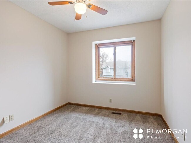 Building Photo - 3 bedroom , 2 bathroom House - Coming Soon