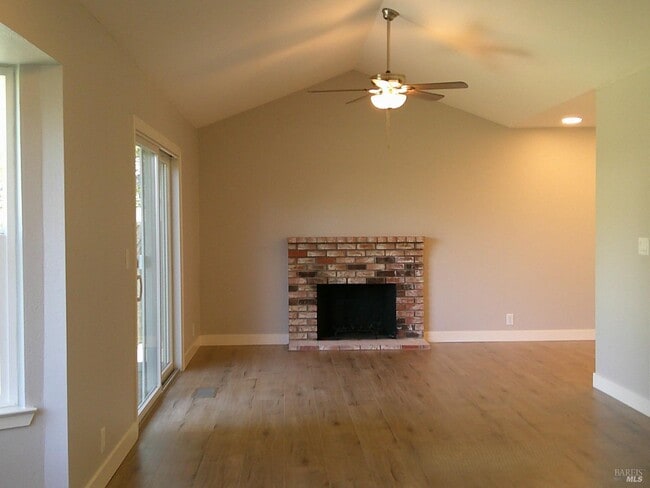 Primary Photo - 785 Dogwood Cir