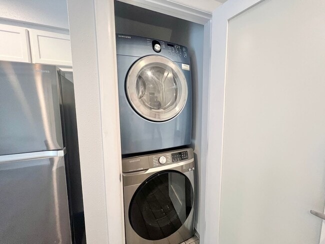 Building Photo - Newly Remodeled 2BD, 1.5BA Raleigh Townhome with a Fenced Backyard in a Prime Location