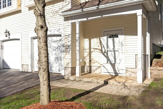 Building Photo - 270 Littleton Rd