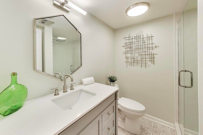 Building Photo - 2408 Cumberland Cir