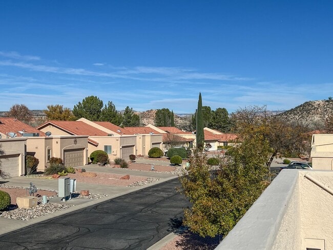 Building Photo - TOWNHOME - COTTONWOOD - SAWMILL GARDENS HOA