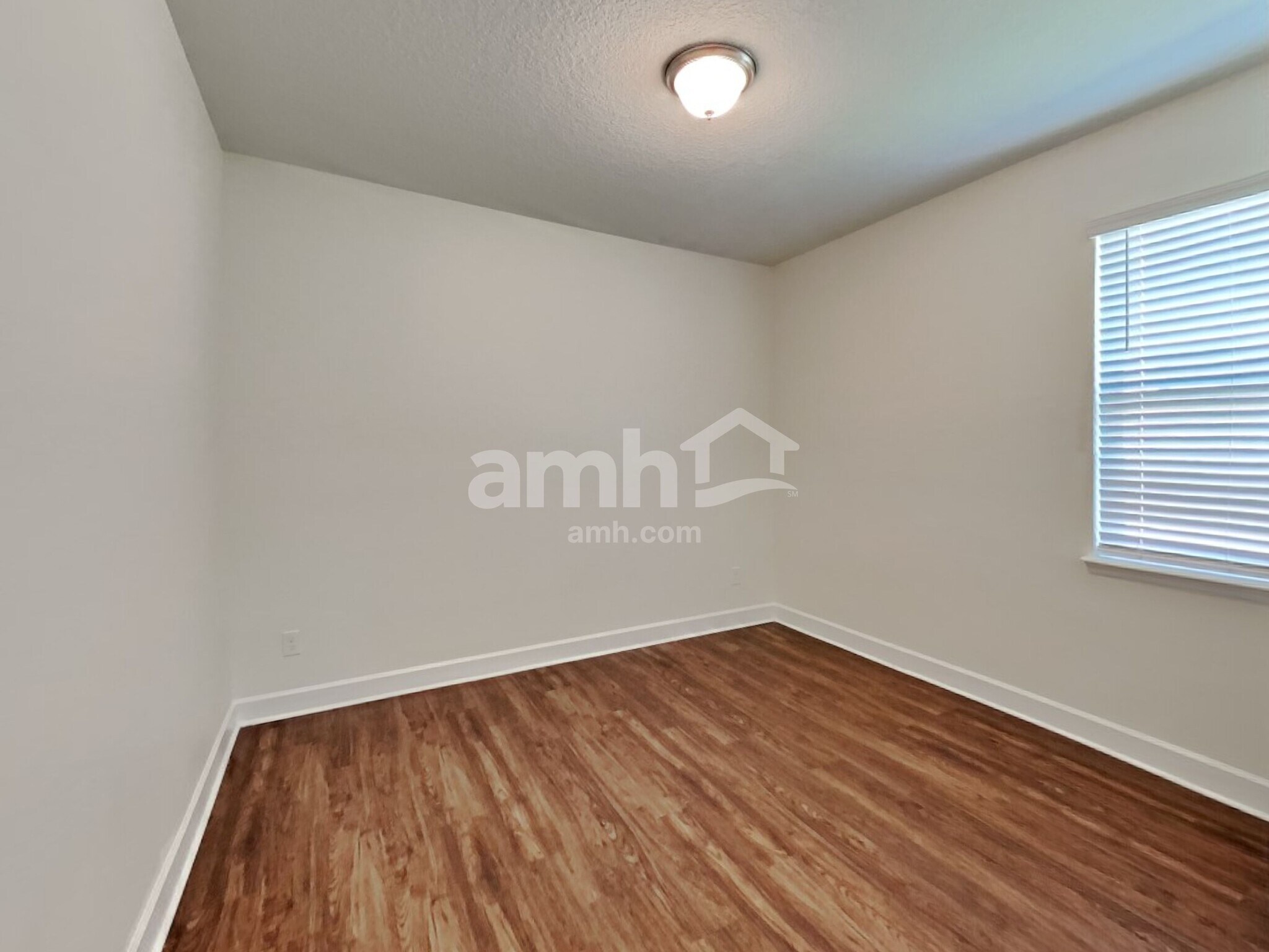 Building Photo - 2450 Ixora Ct