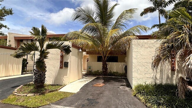 Primary Photo - 7665 SW 106th Ave