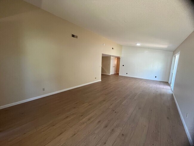 Building Photo - Cowell 4808-4810