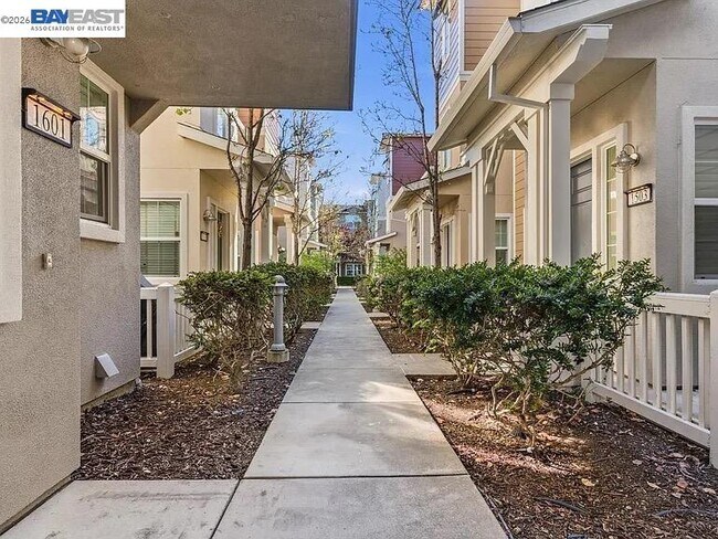 Building Photo - 1503 Jetty Dr