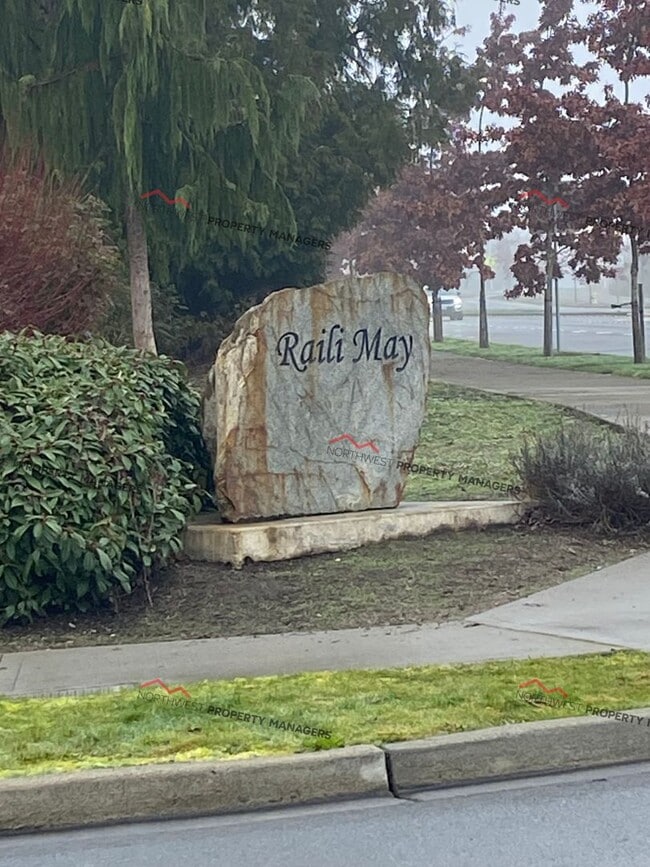 Building Photo - STATUS: AVAILABLE | R256 | $2500