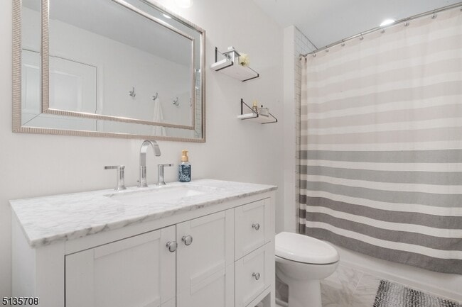 Building Photo - 75 Bentley Ct