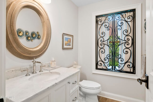 Building Photo - 37 White St