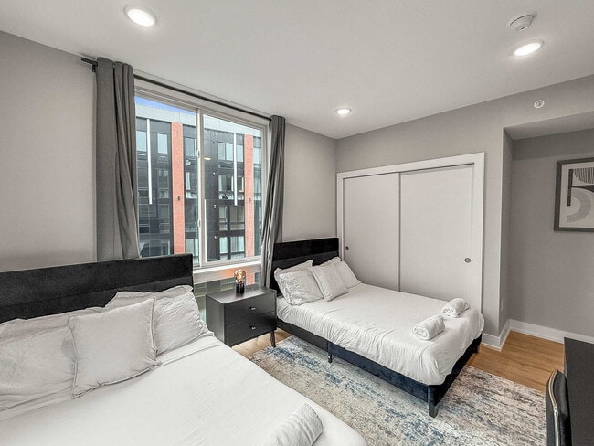 Building Photo - 626 N Delaware Ave