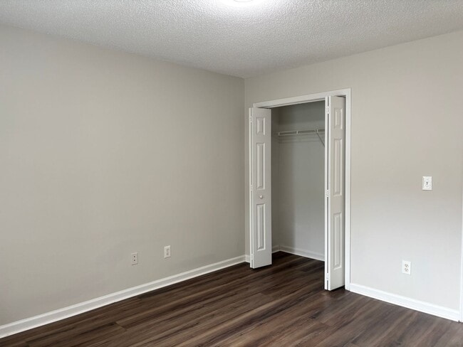 Building Photo - BEAUTIFUL 2 BEDROOM GARDEN HOME IN IRMO'S IVY GREEN
