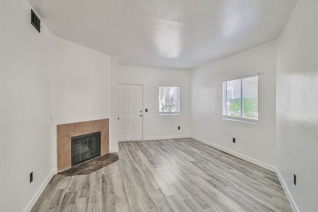 Building Photo - 5250 S Rainbow Blvd
