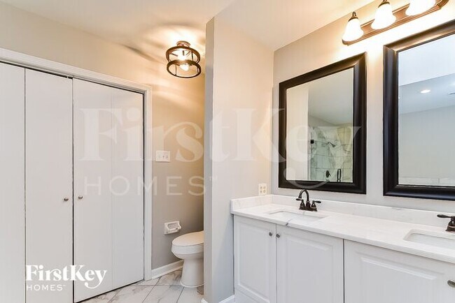 Building Photo - 8568 Kettering Dr