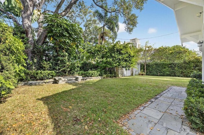 Building Photo - 3003 W Harbor View Ave