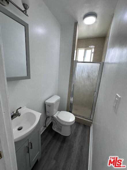 Building Photo - 1116 W 64th St