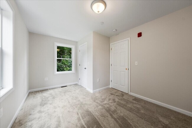 Building Photo - 62 N Main St