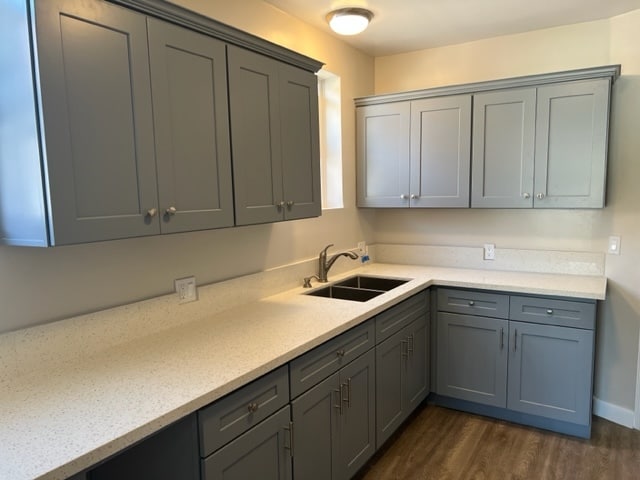 Primary Photo - 4128 S Victoria Ave