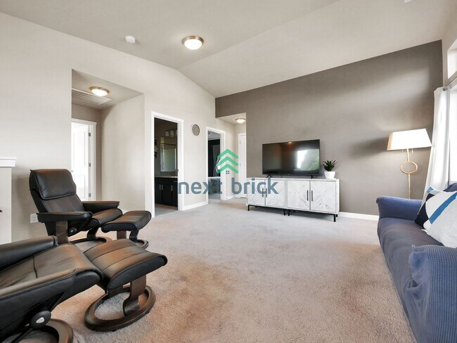 Building Photo - Gorgeous 3 Bed & 2.5 Bath Single Family House For Rent!