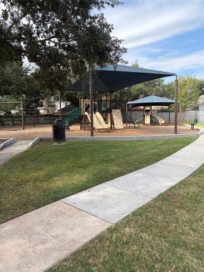 Building Photo - 1222 Bluestone Dr