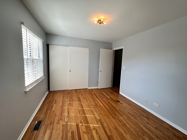 Building Photo - 1122 Regency Dr