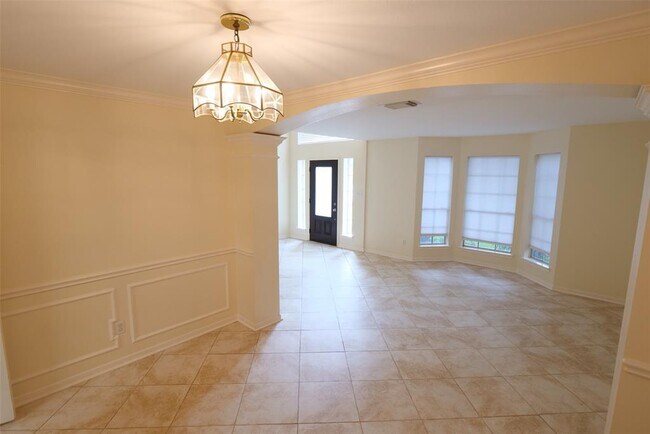 Building Photo - 23822 Hopewell Dr