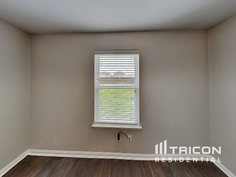 Building Photo - 2503 Regatta Ln