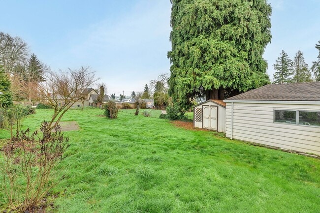 Building Photo - 2 bed 1 bath home in the heart of downtown Forest Grove