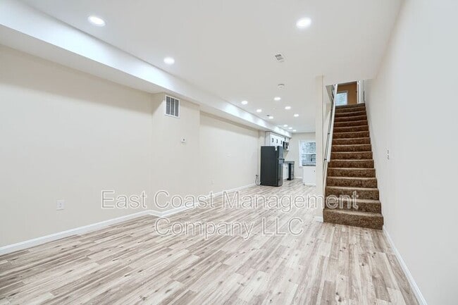 Building Photo - 3028 Chelsea Terrace