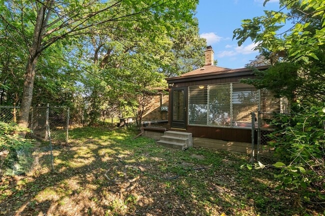 Building Photo - 201 Melbourne Ave SE