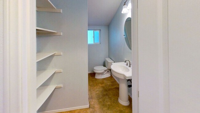 Building Photo - 3 Bedroom, 3 Bathroom Live Oak Canyon Home...