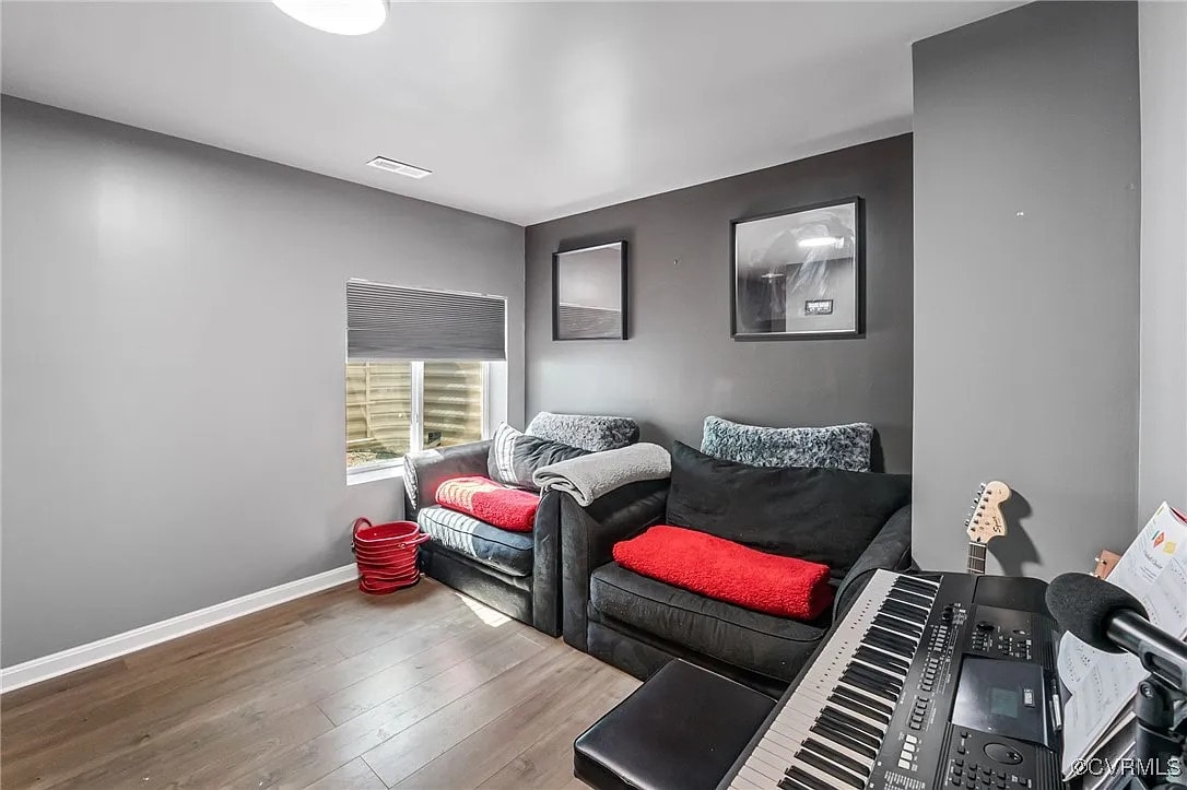 Building Photo - 7980 Uplands Dr
