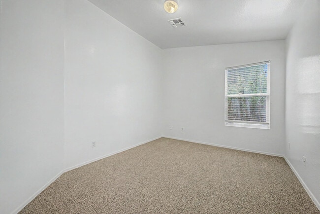 Building Photo - 3903 W Goodman Dr